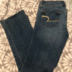 *AMERICAN EAGLE JEANS
